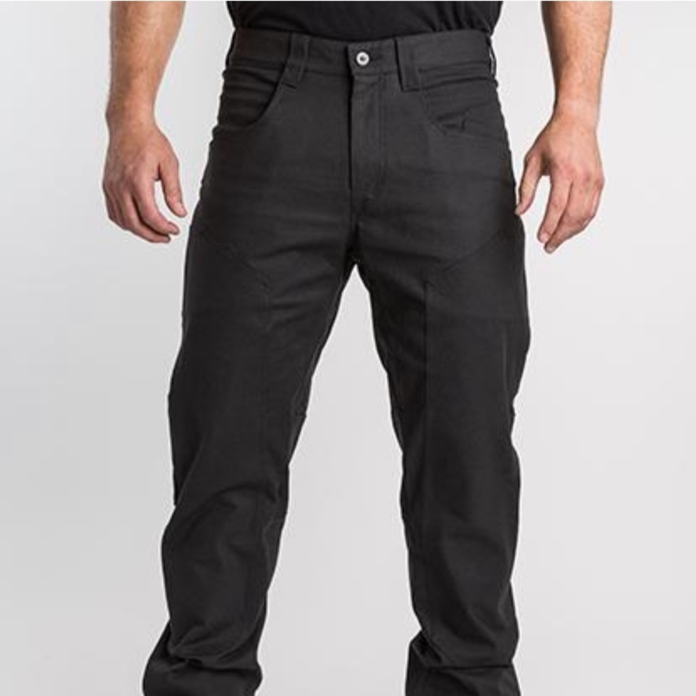 Size 32 men’s 1620 work pants.